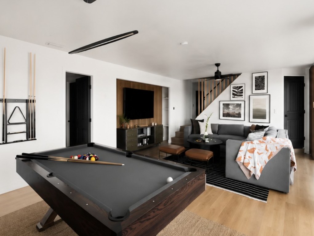Sedona Retreat game room as listed